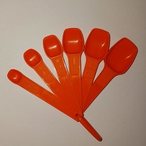 Tupperware Orange Measuring Spoons, Vtg.